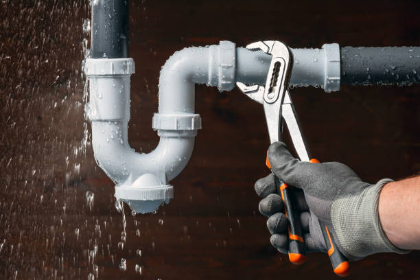 Professional Leak Detection technician working in Holicong, PA